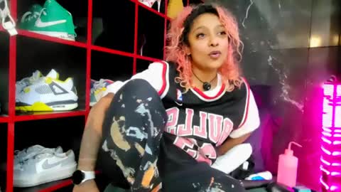 Snapshot of indianbeauty27_ chatting on 05-15-26, 05:47 Nikki online show from 05-15-26, 05:47
