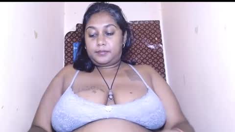 Snapshot of indiancoco chatting on 02-13-25, 11:50 candice online show from 02-13-25, 11:50