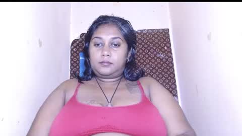 Snapshot of indiancoco chatting on 02-13-25, 06:16 candice online show from 02-13-25, 06:16