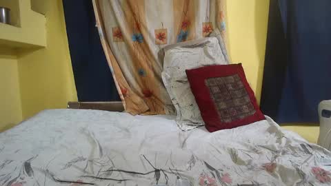 Snapshot of indiancumking chatting on 12-26-24, 10:37 inindiancumking online show from 12-26-24, 10:37