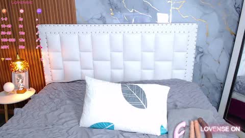 LITTLE AINHOA  online show from 01-23-25, 07:40