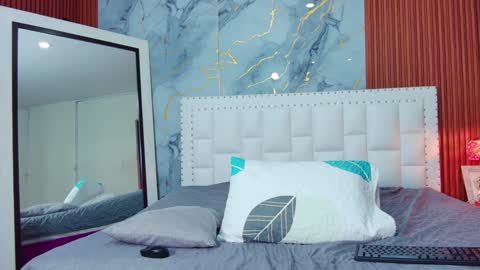 LITTLE AINHOA  online show from 01-27-25, 07:35