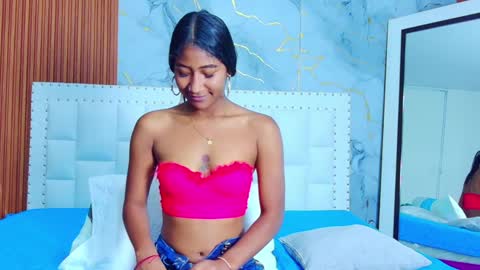 LITTLE AINHOA  online show from 02-01-25, 07:34