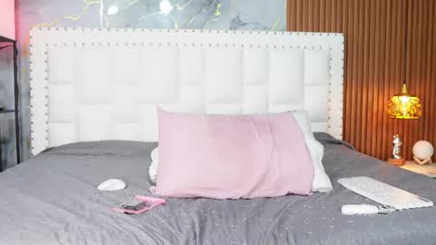 Snapshot of indiancutiie chatting on 06-19-26, 08:12 LITTLE AINHOA online show from 06-19-26, 08:12
