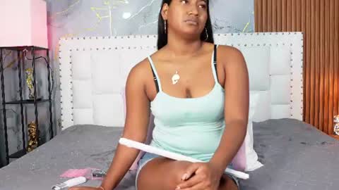 Snapshot of indiancutiie chatting on 07-13-26, 07:49 LITTLE AINHOA online show from 07-13-26, 07:49
