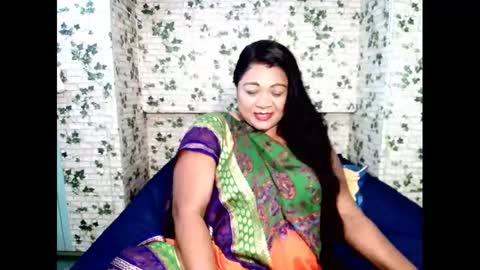 Snapshot of indiandelia chatting on 01-15-25, 05:50 indiandelia online show from 01-15-25, 05:50