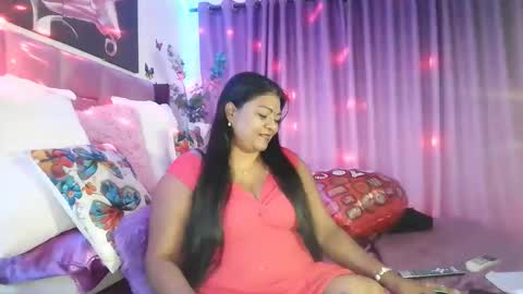 Snapshot of indiandelia chatting on 02-13-25, 09:38 indiandelia online show from 02-13-25, 09:38