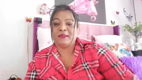 Snapshot of indiandelia chatting on 02-27-25, 10:15 indiandelia online show from 02-27-25, 10:15