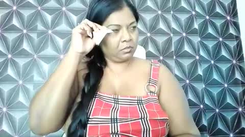 Snapshot of indiandelia chatting on 12-23-25, 03:59 indiandelia online show from 12-23-25, 03:59