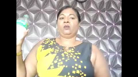 Snapshot of indiandelia chatting on 02-08-26, 12:41 indiandelia online show from 02-08-26, 12:41