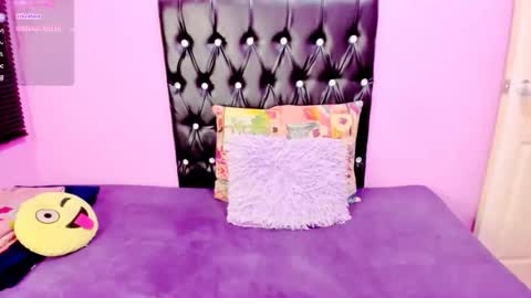 Snapshot of indianflame chatting on 02-06-25, 05:03 PARADISEQUEEN online show from 02-06-25, 05:03