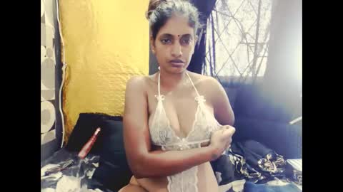 indianhoneyx online show from 02-03-26, 06:22
