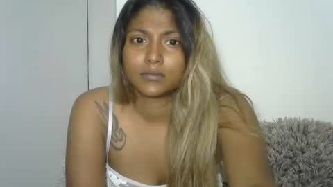 indianqtpie6 online show from 10-22-25, 06:18