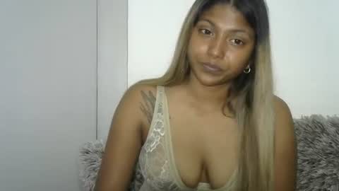 indianqtpie6 online show from 11-03-25, 06:09