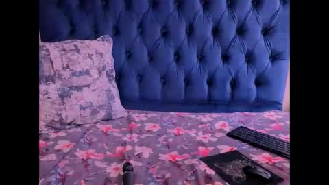 indiansapphirex online show from 11-27-25, 05:31