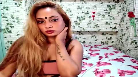 Snapshot of indiansecretlove20 chatting on 09-13-25, 01:11 goddess online show from 09-13-25, 01:11