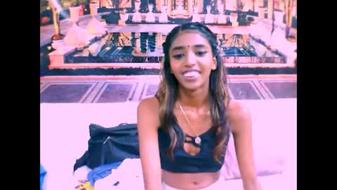 indiansexyslender4u2luv online show from 02-15-25, 09:27