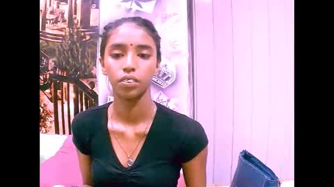 indiansexyslender4u2luv online show from 03-06-25, 06:30