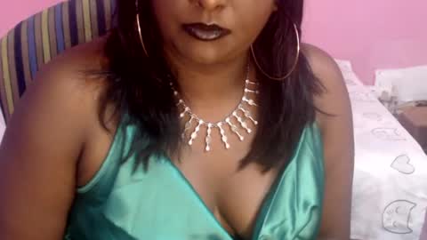 indiansin22 online show from 06-19-26, 07:56