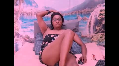 Snapshot of indianspicy69 chatting on 01-21-25, 10:08 Shreya online show from 01-21-25, 10:08