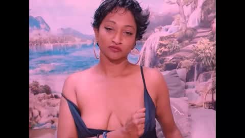 Snapshot of indianspicy69 chatting on 01-26-25, 07:20 Shreya online show from 01-26-25, 07:20