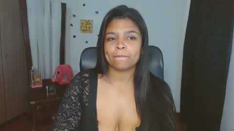 Snapshot of indica_18 chatting on 09-30-25, 03:17 Aleja vallejo online show from 09-30-25, 03:17