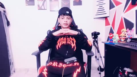 Snapshot of indomitablebeast chatting on 01-15-25, 08:48 matias online show from 01-15-25, 08:48