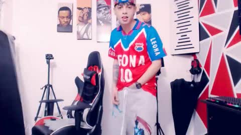 Snapshot of indomitablebeast chatting on 11-18-25, 10:14 matias online show from 11-18-25, 10:14