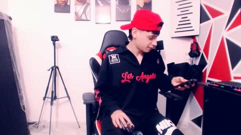 Snapshot of indomitablebeast chatting on 11-20-25, 12:11 matias online show from 11-20-25, 12:11