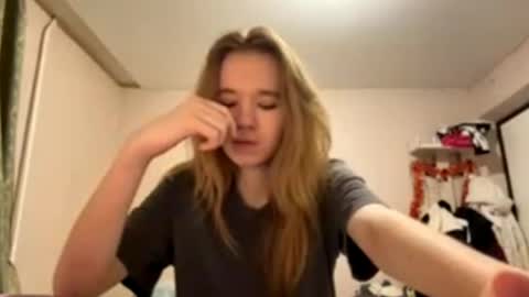 Sofia online show from 03-29-26, 04:18