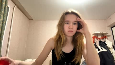 Sofia online show from 04-19-26, 07:16