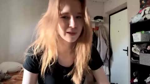 Snapshot of inespacheco chatting on 07-11-26, 01:03 Sofia online show from 07-11-26, 01:03