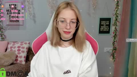 Mia online show from 03-24-26, 01:27