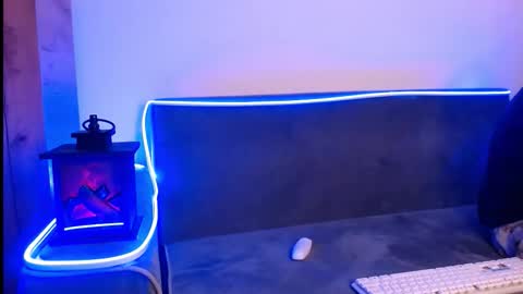 Snapshot of infinity_of_love chatting on 12-21-25, 01:13 Jeremy online show from 12-21-25, 01:13