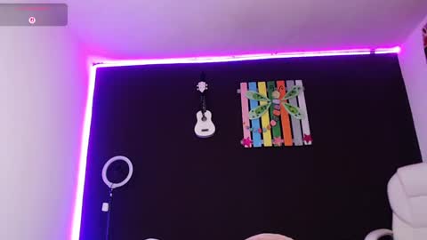 Ingrid Zese online show from 10-11-25, 07:34