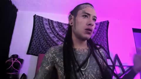 Snapshot of ink_u_buzz chatting on 12-26-24, 04:21 Dani online show from 12-26-24, 04:21