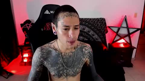 Snapshot of ink_u_buzz chatting on 01-19-25, 09:23 Dani online show from 01-19-25, 09:23