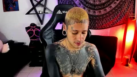 Snapshot of ink_u_buzz chatting on 09-27-25, 08:03 Dani online show from 09-27-25, 08:03