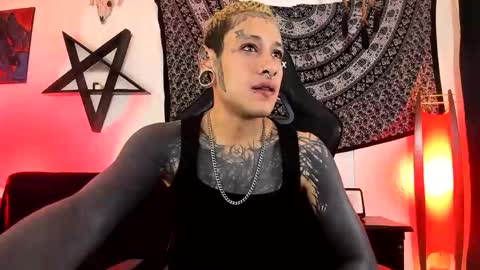 Snapshot of ink_u_buzz chatting on 10-24-25, 12:52 Dani online show from 10-24-25, 12:52