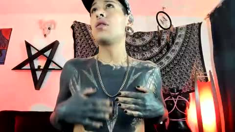 Snapshot of ink_u_buzz chatting on 11-05-25, 10:54 Dani online show from 11-05-25, 10:54