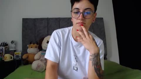 lyan onlyfans n linda online show from 06-25-26, 01:37