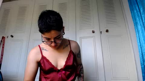 lyan onlyfans n linda online show from 07-10-26, 09:17