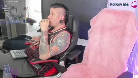 Snapshot of inkedsinners_ chatting on 06-04-26, 04:02 inkedsinners_ online show from 06-04-26, 04:02