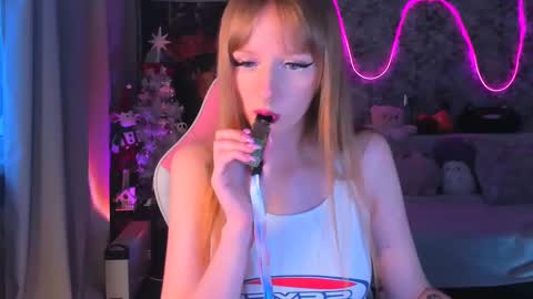 Snapshot of inma_lewdness chatting on 01-08-25, 11:43 Grace online show from 01-08-25, 11:43