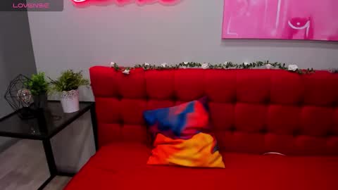 Snapshot of innalovely chatting on 09-11-25, 01:39 Inna online show from 09-11-25, 01:39