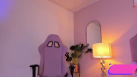 Snapshot of innana_babe chatting on 12-20-24, 07:55 Innana  online show from 12-20-24, 07:55