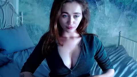 Lina online show from 09-11-25, 02:28