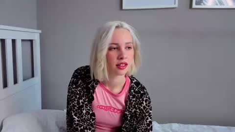 Kate online show from 03-12-26, 01:34