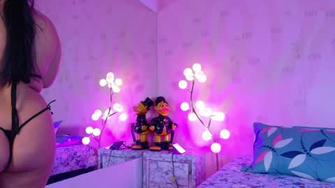 innocenthazel online show from 04-19-26, 12:04