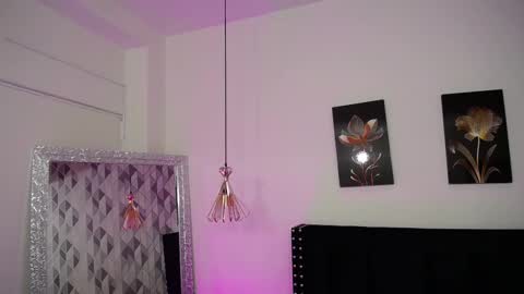 Snapshot of innocentlady_ chatting on 03-07-25, 12:01 SELENA online show from 03-07-25, 12:01